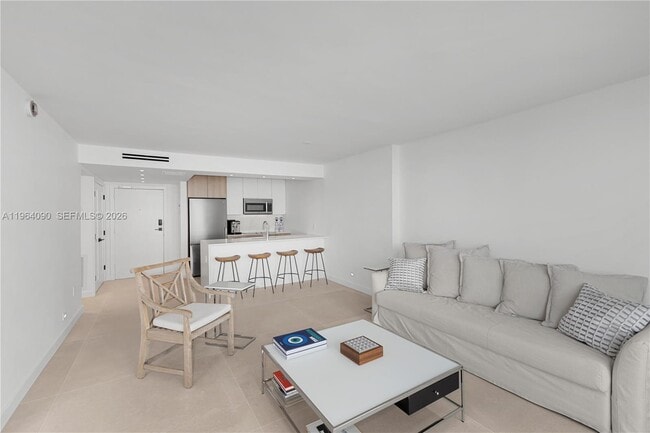 Building Photo - 345 Ocean Dr