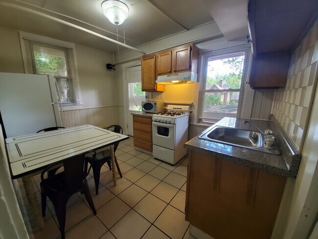 Kitchen - 523 E Buffalo St