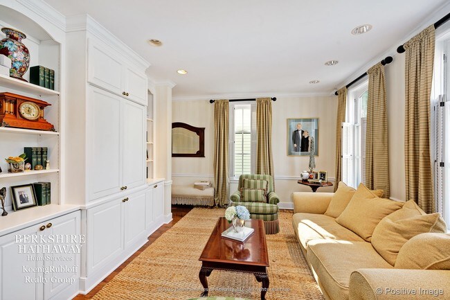 Foto del edificio - 327 W Menomonee St