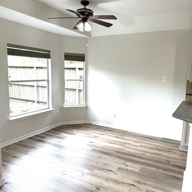 Foto del edificio - 2203 Blossom Creek Trail