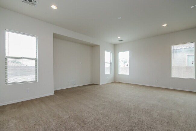 Building Photo - 5113 N 194th Dr