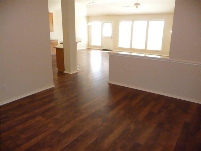 Building Photo - 1715 Briarton Ln S