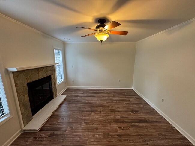 Foto del edificio - 133 Cedar Hollow St