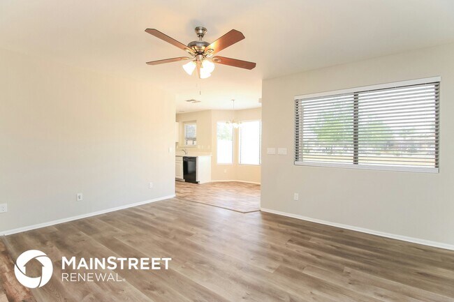 Building Photo - 1320 E Julie Ave