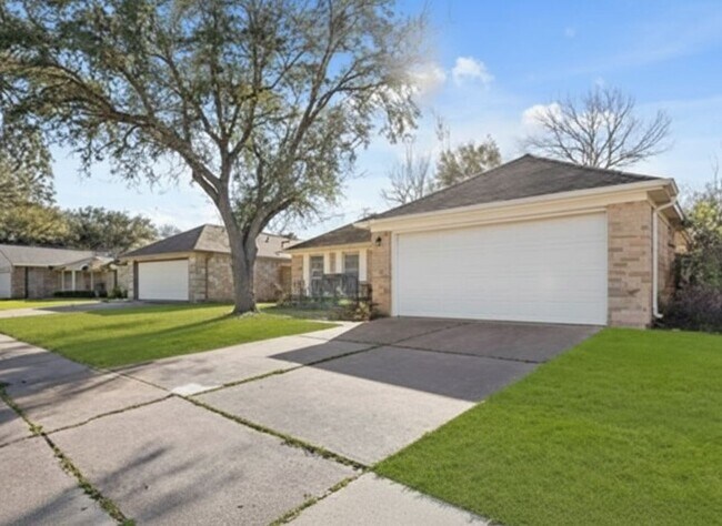 Building Photo - 4522 Alamo Ave