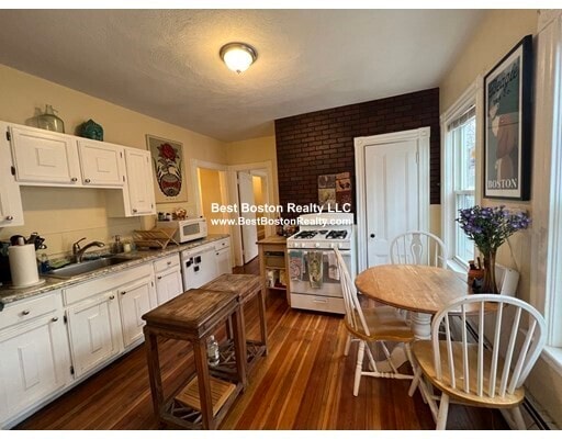 Building Photo - 2 Gilson Terrace