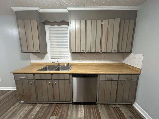 Foto del edificio - 108 Nottingham Ln