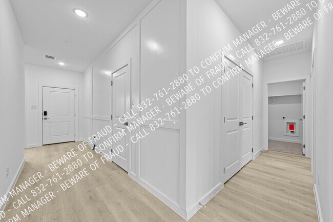 Foto del edificio - 2229 Maple Ridge Dr