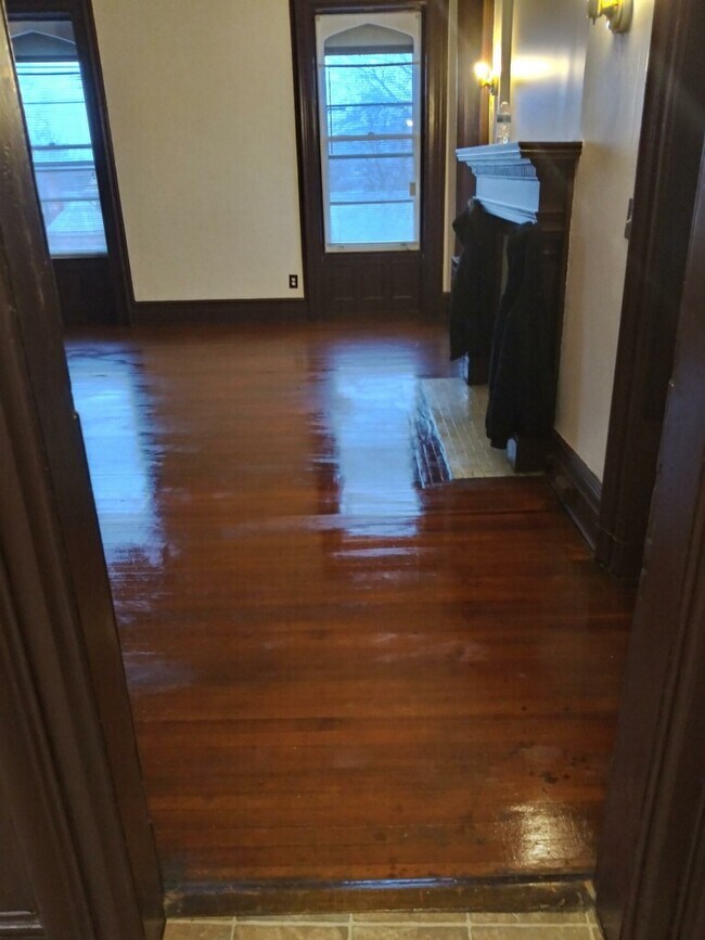 Building Photo - 317 Grand St