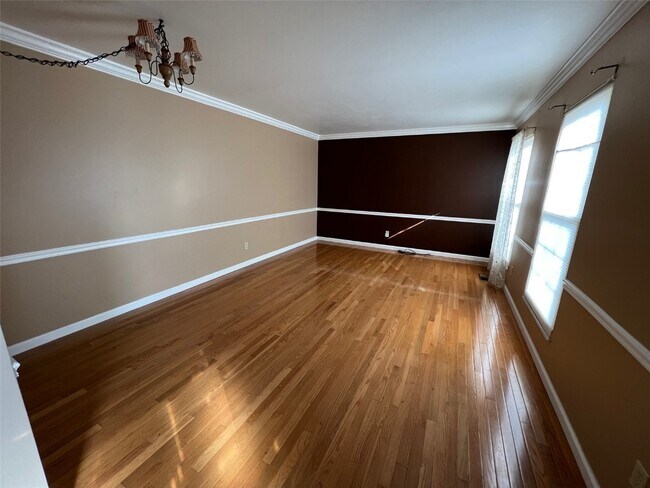Foto del edificio - 15605 Highcroft Dr