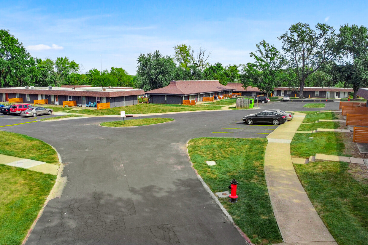 Primary Photo - Rock Ridge Ranch Apartments