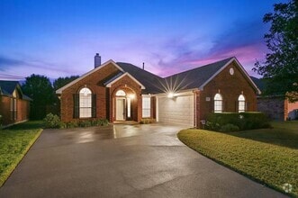 Building Photo - 280 Beech Dr