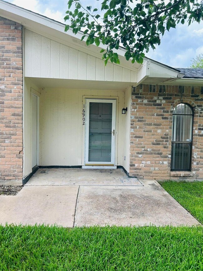 Foto del edificio - 16902 Castle Fraser Dr