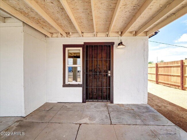 Foto del edificio - 820 S 15th Ave