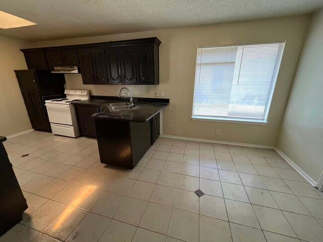 Building Photo - Great 3 Bedroom 2 Bathroom in Plano!