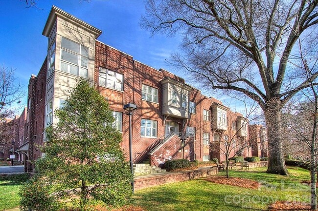 Building Photo - 100 N Laurel Ave