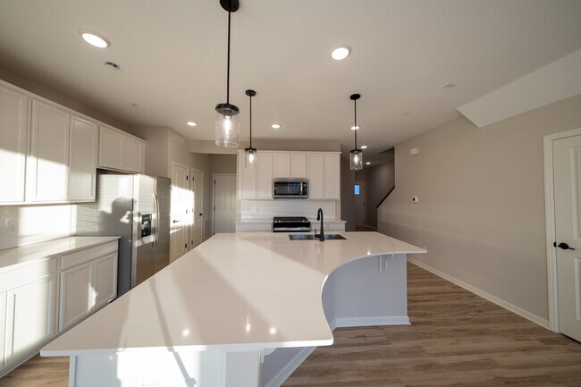 Building Photo - 14953 Athlone Pl