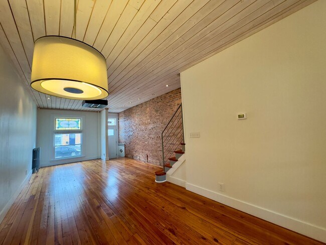 Foto del edificio - Charming 2Bed/2Bath with Den in Canton