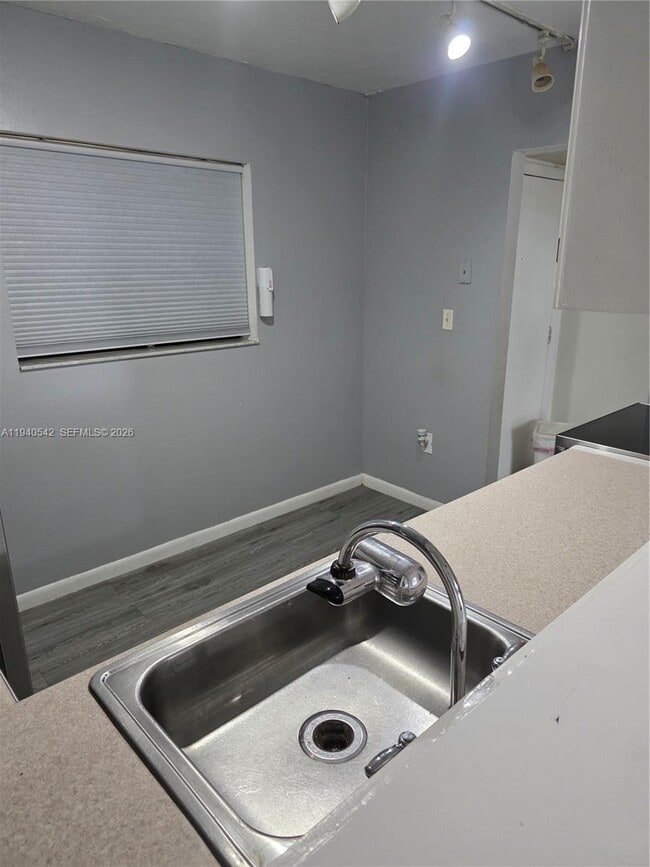 Foto del edificio - 8065 SW 107th Ave