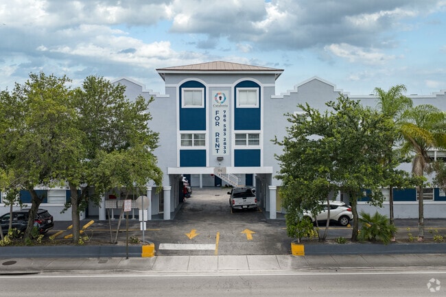 Building Photo - Kina Hialeah Apartments