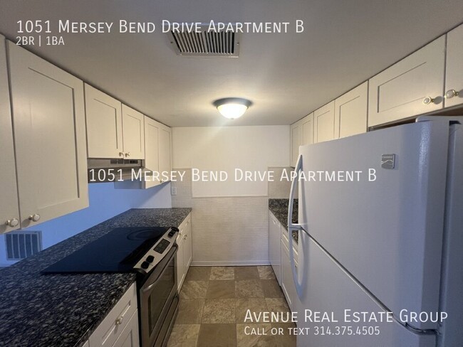 Foto del edificio - Move-In Ready Condo in Mehlville Schools –...