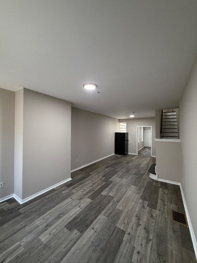 Building Photo - 424 Emerald St