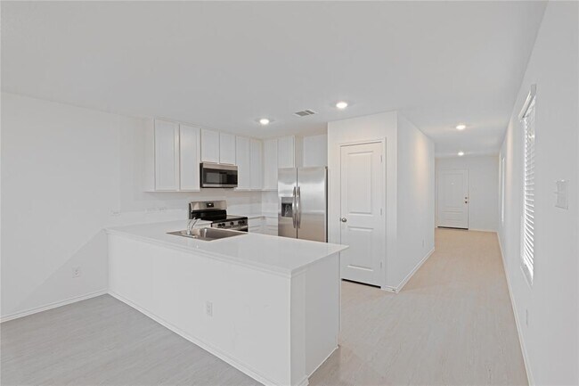 Building Photo - 336 Cowpoke Dr