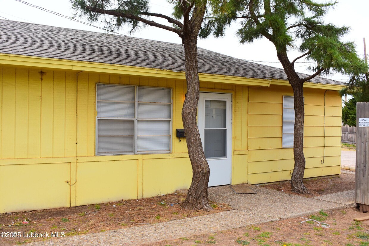 Foto principal - 3410 Nashville Ave