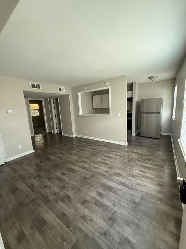 Building Photo - Cozy Greensboro Homes with Modern Amenitie...