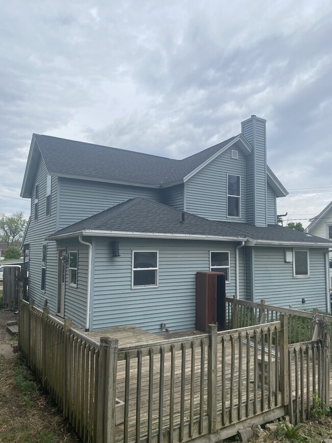 Building Photo - 435 16th St