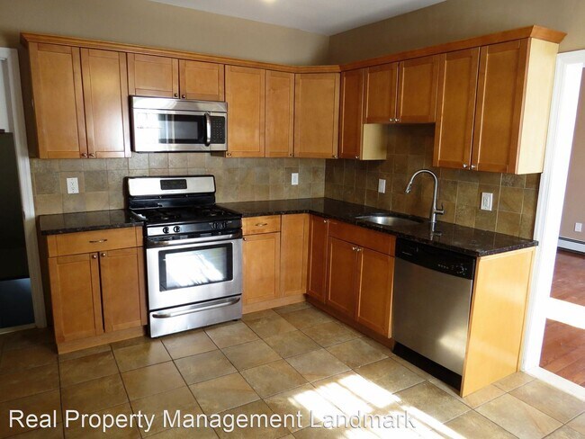 Foto del edificio - 3 br, 2 bath House - 198 Belmont Avenue