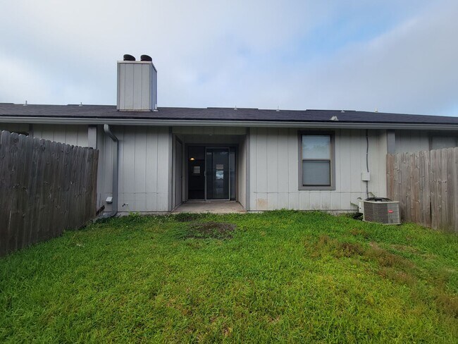 Foto del edificio - $1200 - 2/2 - Jefferson Square Apartment -...