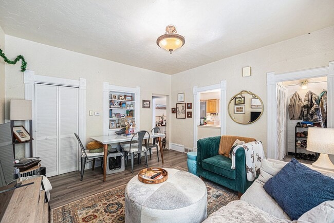 Building Photo - Platte Park Bungalow