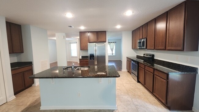 Building Photo - 318 Mystic Castle Dr