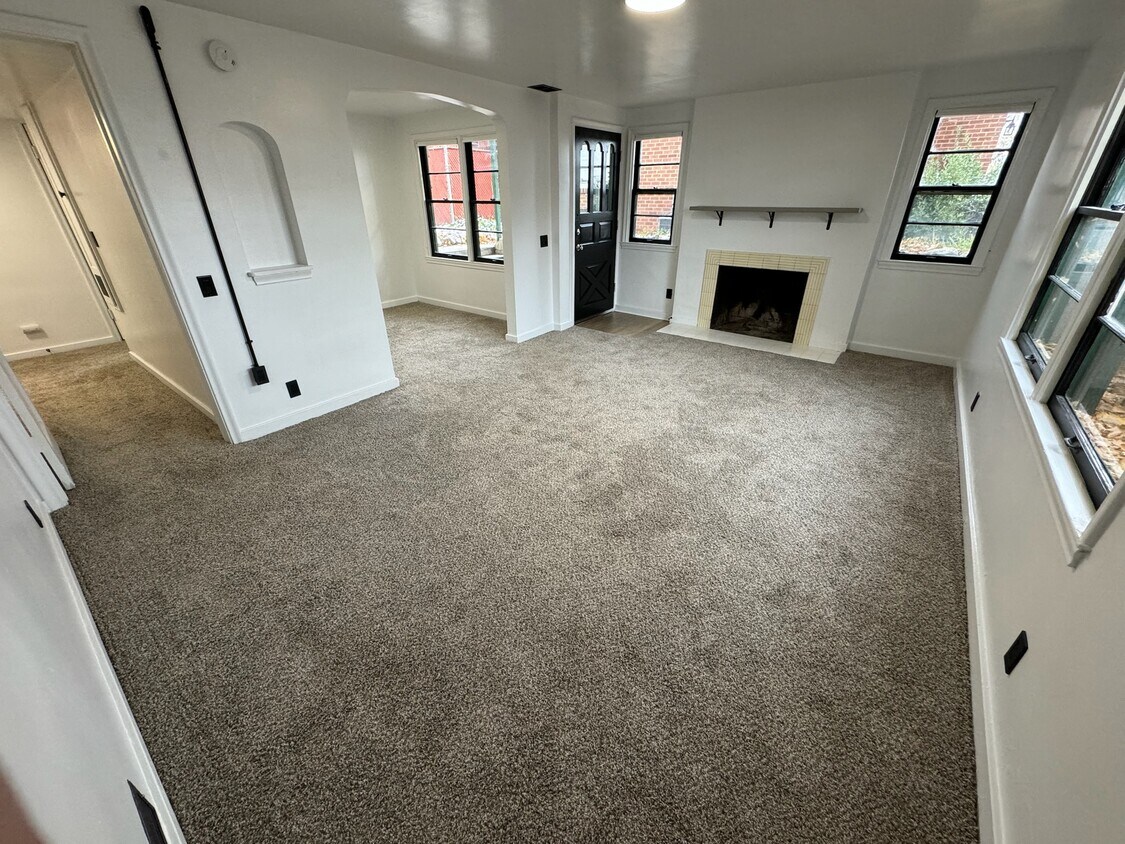 Primary Photo - 316 N H St