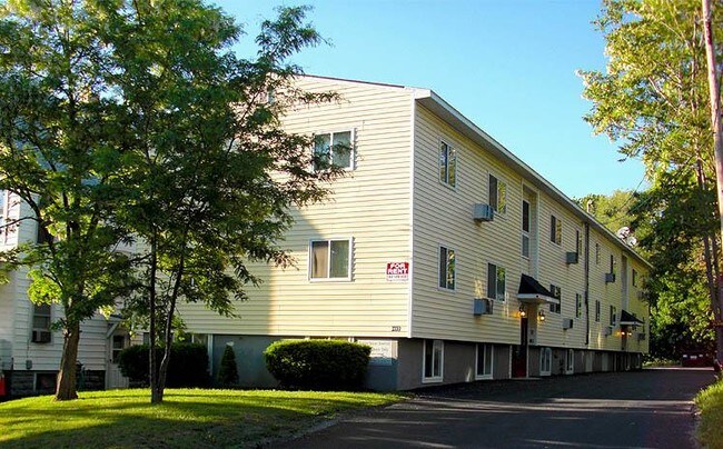 Building Photo - 1412 Spring St