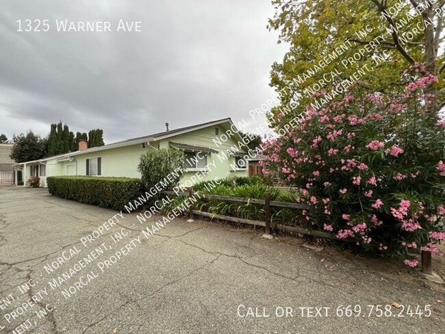 Foto del edificio - 1325 Warner Ave