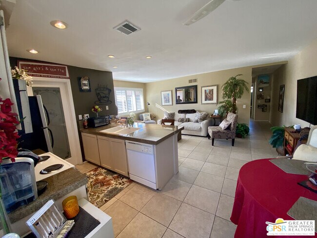 Foto del edificio - 72701 Willow St