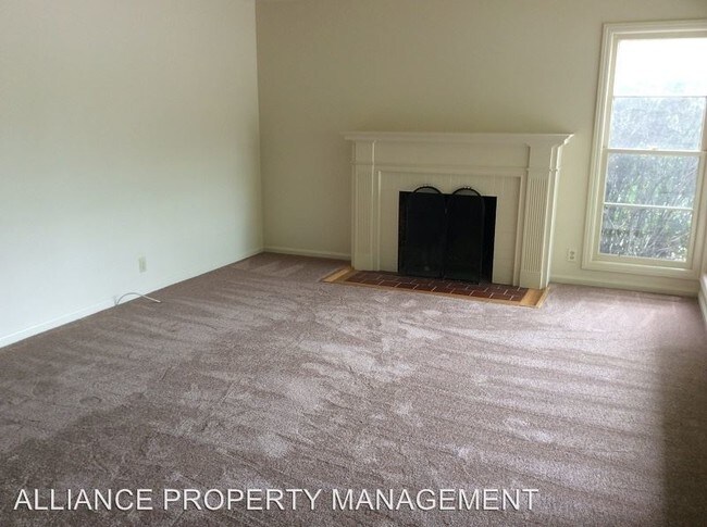 Building Photo - 2230 Montecito Ave