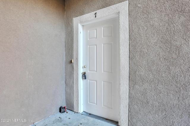 Building Photo - 3 bedroom in Jacksonville FL 32210