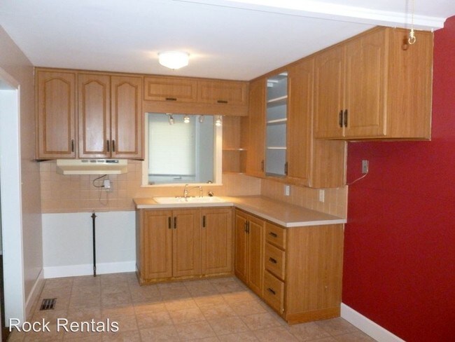 Foto del edificio - 3 br, 1 bath House - 1801 Carey Blvd
