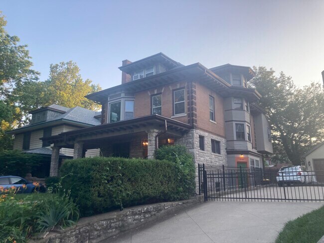 Foto del edificio - 3784 Washington St