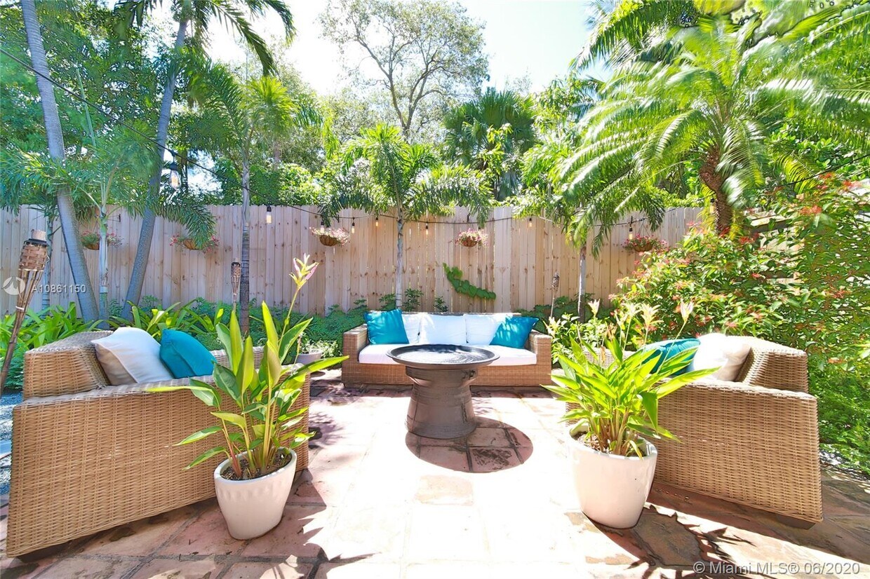 3076 Gifford Ln Unit B, Miami, FL 33133 Condo for Rent in Miami, FL