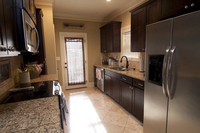 Foto del edificio - Falls Grove