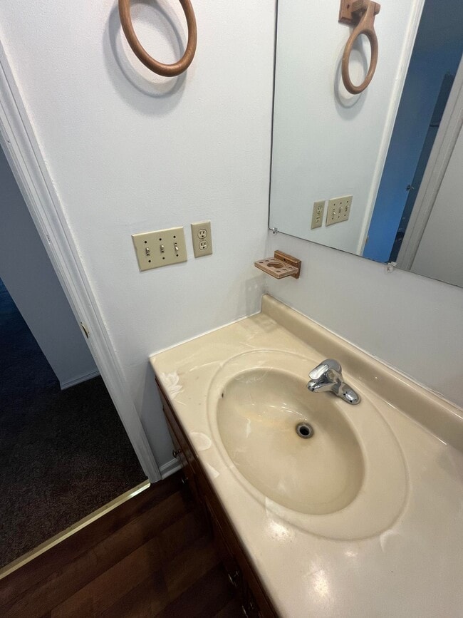 Building Photo - 419 S Home Ave