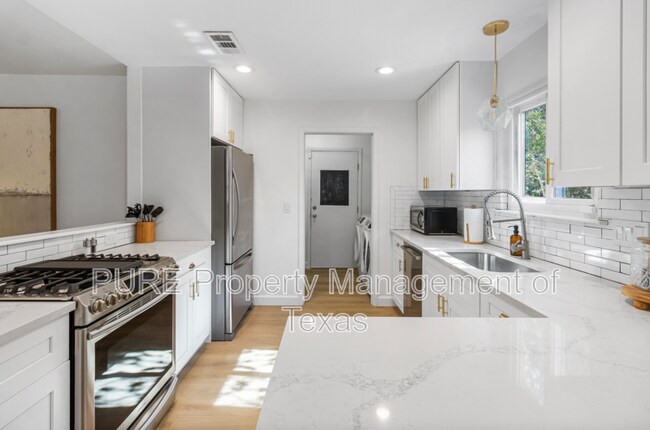 Foto del edificio - 4907 Dry Oak Trail