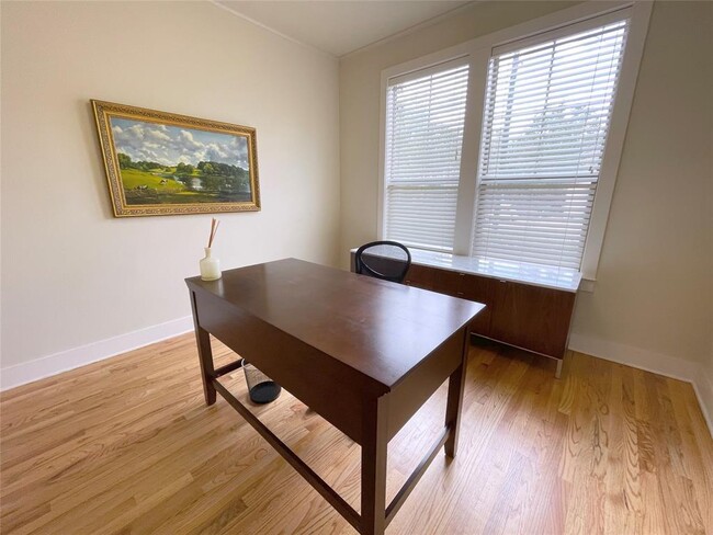 Foto del edificio - 930 E 50th St