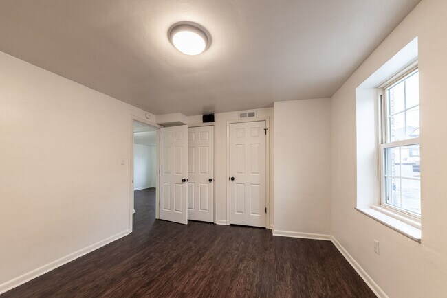 Foto del edificio - 601 E Warrington Ave