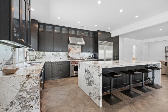 Foto del edificio - 41750 Hermitage Dr
