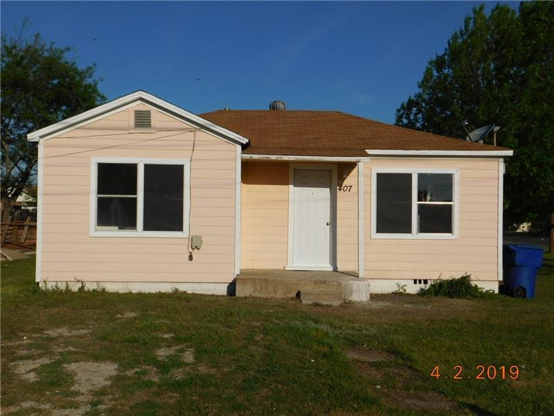 Primary Photo - 407 North Dr